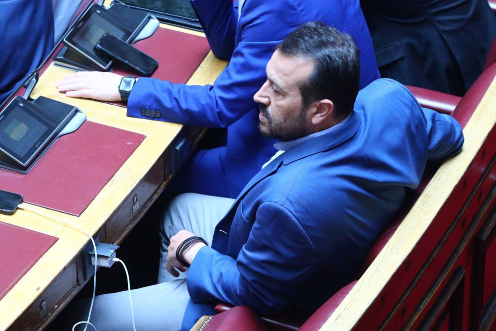 Ο Νίκος Παππάς «έδειξε» Τσίπρα (video)