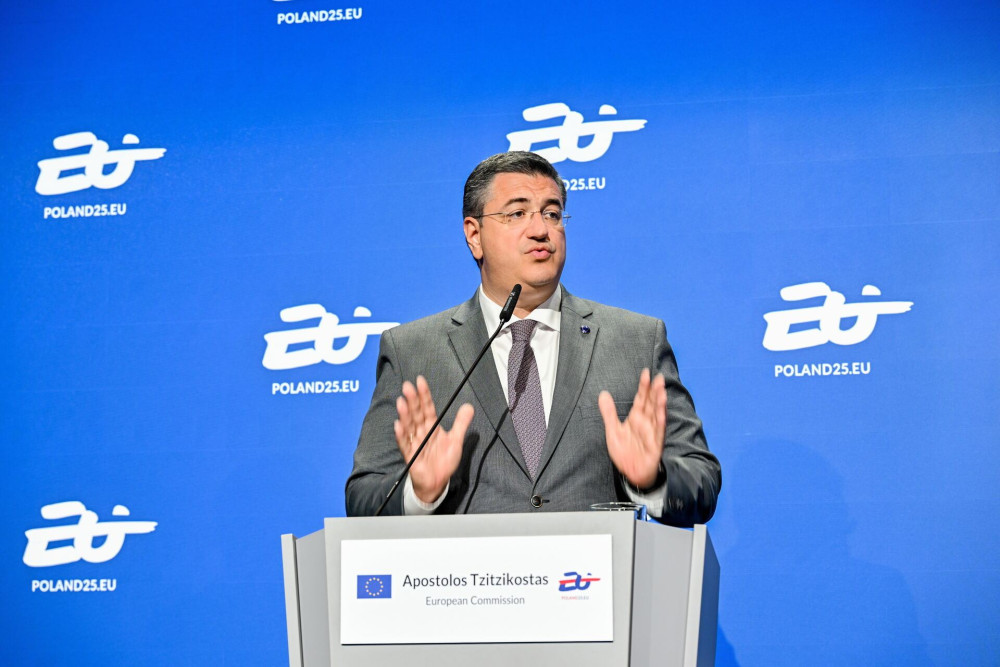 Τζιτζικώστας: Βιώσιμη ανάπτυξη και διασύνδεση για τα ευρωπαϊκά νησιά