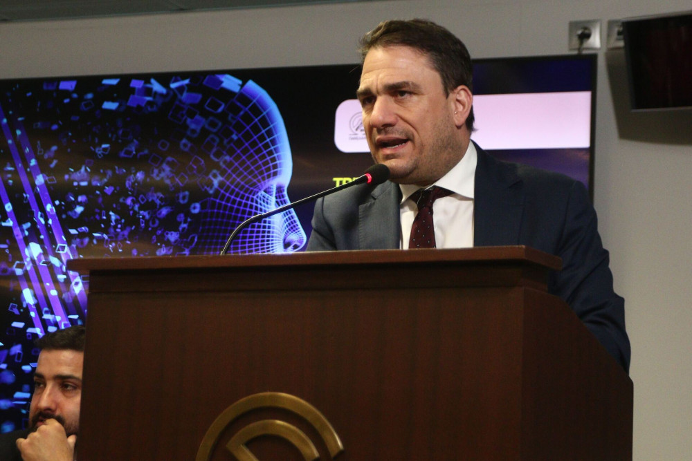 Πριν δει τις 3.000 σελίδες, έκρινε τις ευθύνες - Ο Τσουκαλάς βγάζει λάδι το ΠΑΣΟΚ