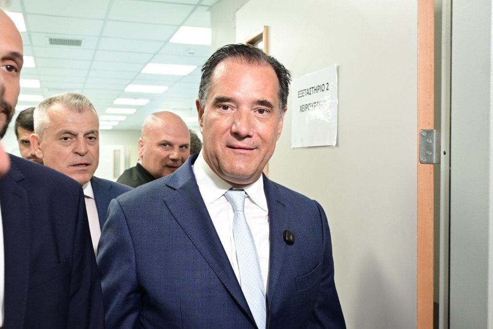 Περιοδεία του Άδωνι Γεωργιάδη στη Λάρισα - Επιθεώρησε τις εργασίες στα δύο νοσοκομεία της πόλης