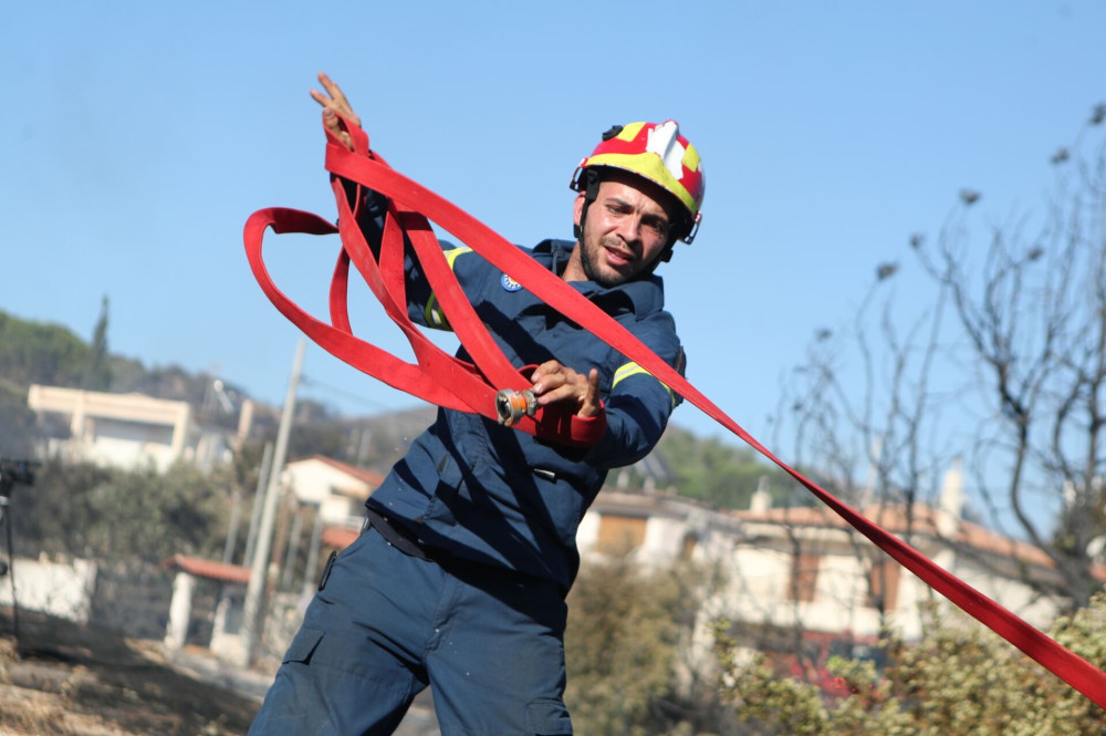 Φωτιά τώρα στη Λέσβο - Στον δρόμο προς το χωριό Φίλια