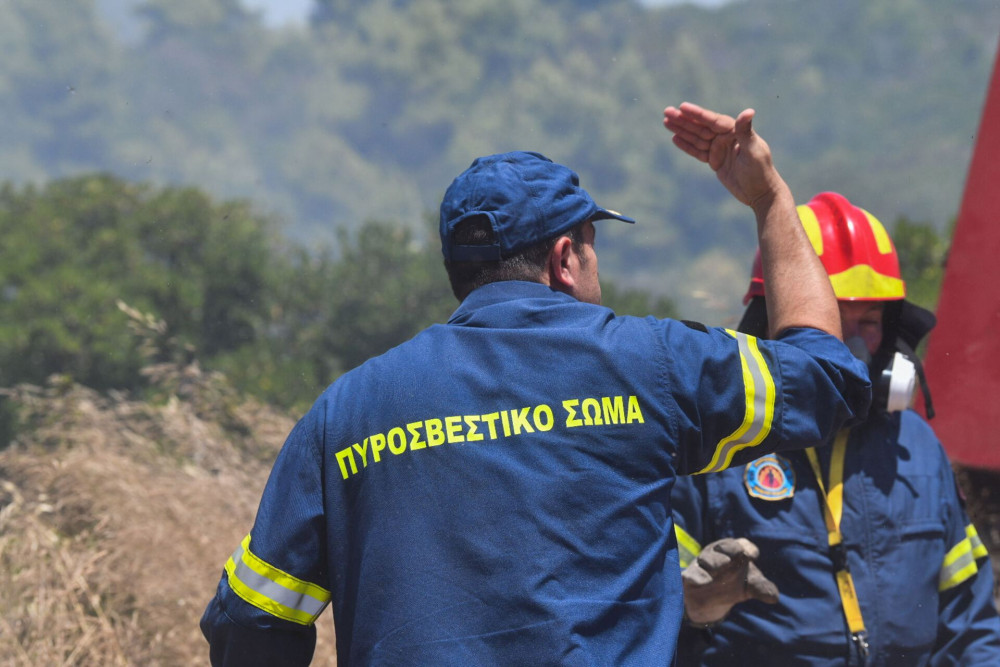 Φωτιά σε μεταφορική εταιρεία στη Λέσβο – Επενέβησαν άμεσα οι πυροσβέστες