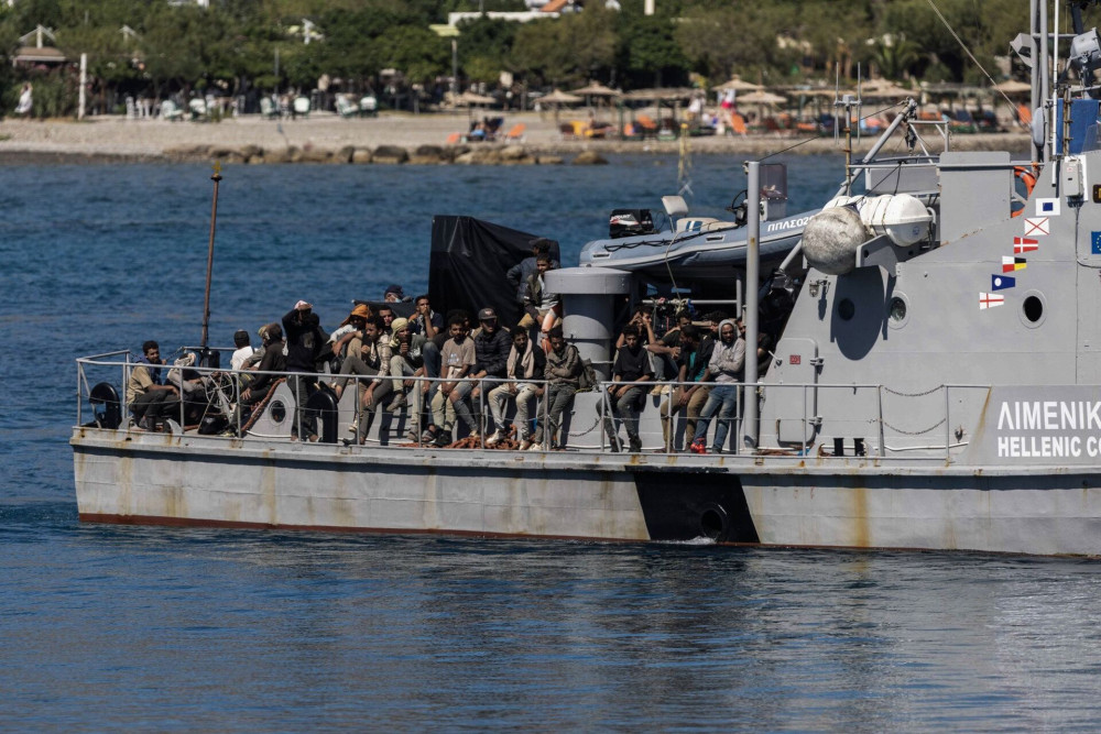 Μεταναστευτικό: Σε εφαρμογή το σχέδιο αποσυμφόρησης - Συλλήψεις διακινητών, συνεχείς μεταφορές στην ενδοχώρα