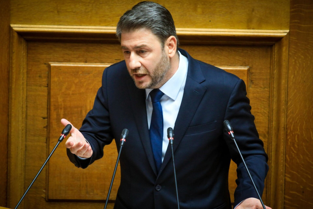 Ο Ανδρουλάκης «πουλάει» ηθική – ξέχασε το ΠΑΣΟΚ των αναθέσεων και της σπατάλης;