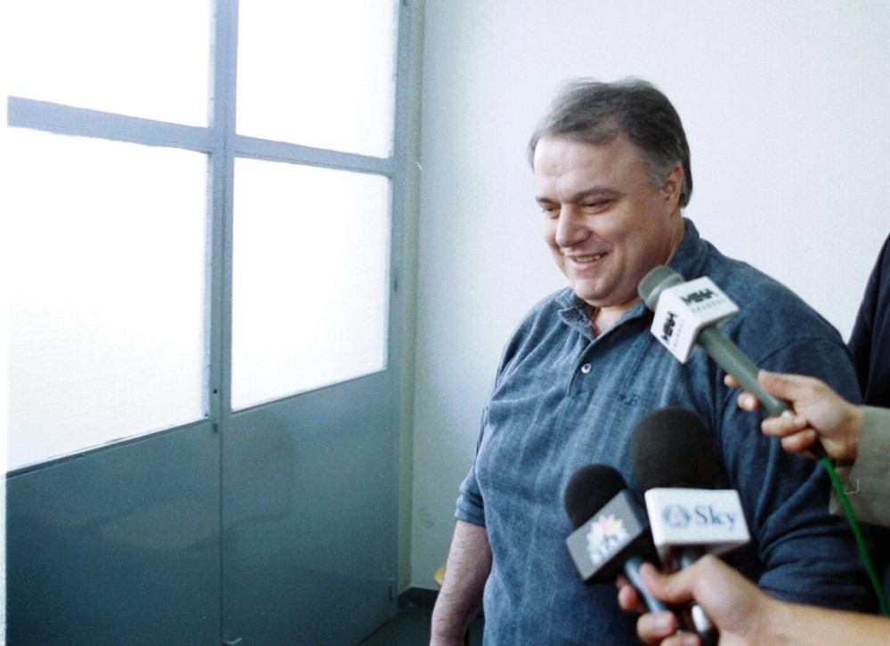 Σαν σήμερα το 1989 η Δημοκρατία απαντά στη διαφθορά του Κοσκωτά