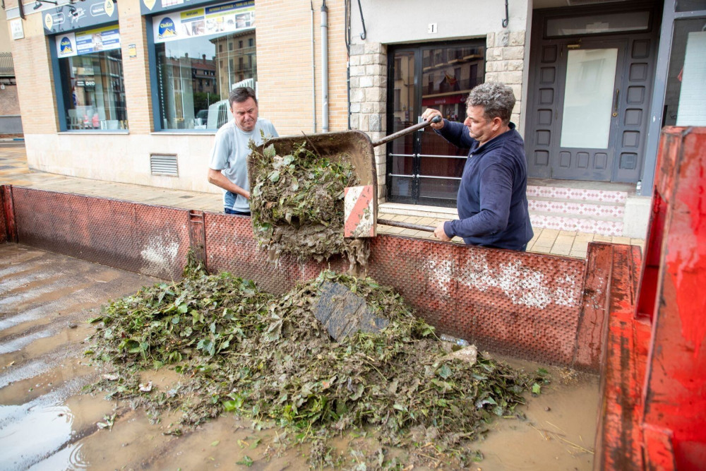 Ισπανία: Σε κόκκινο συναγερμό η Καταλονία λόγω ισχυρών βροχοπτώσεων – Εκτεταμένες καταστροφές (video)