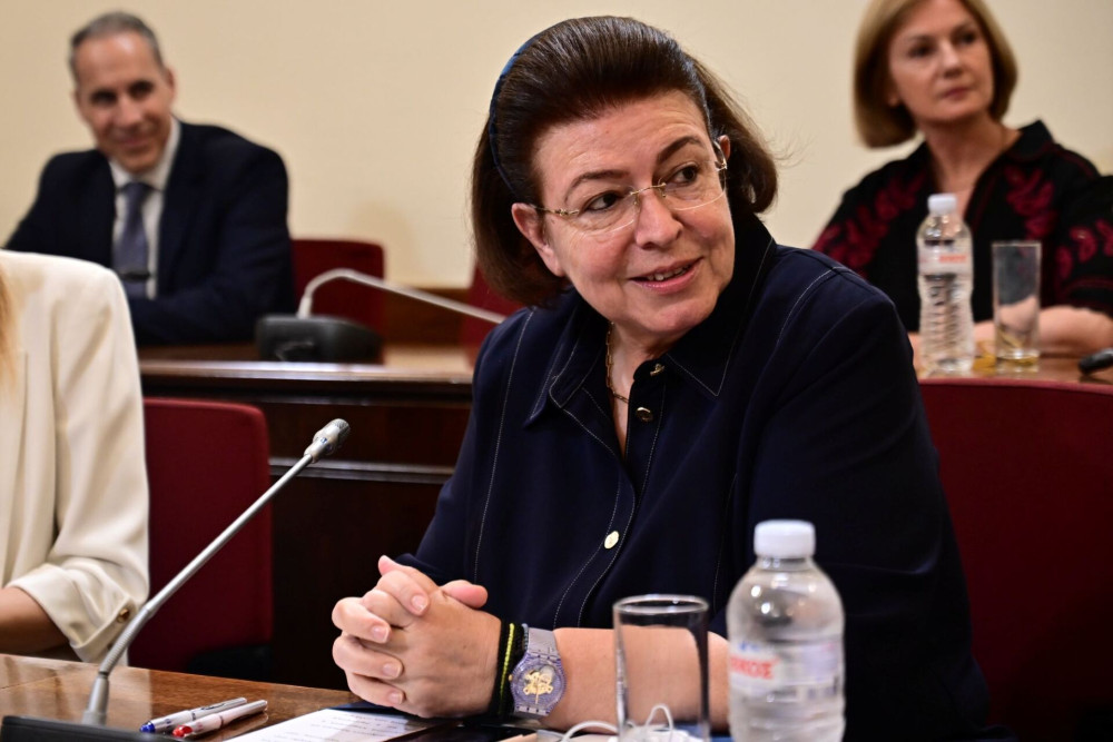 Μενδώνη από Ηράκλειο: Ξεκινά η αποκατάσταση των Νεωρίων - Νέες προοπτικές για την ελληνική χειροτεχνία