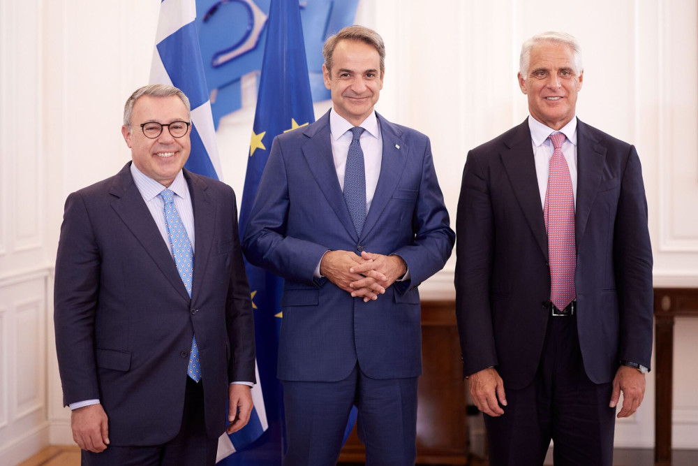 Μητσοτάκης: συνάντηση με τους CEO των UniCredit και Alpha Bank