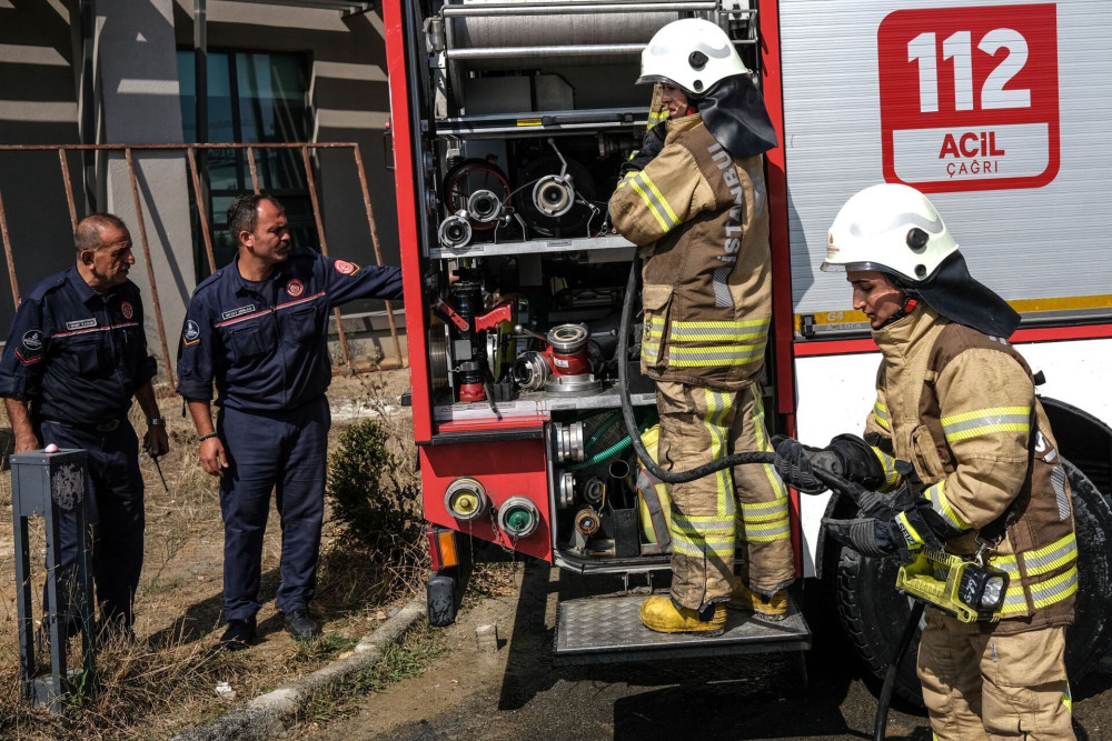 Σε κλοιό πυρκαγιών η Τουρκία: κάηκαν τουλάχιστον 20 σπίτια, 21 άτομα στα νοσοκομεία