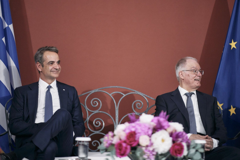 51 χρόνια από την αποκατάσταση της Δημοκρατίας: Η Πολιτεία παρούσα, οι λαϊκιστές απόντες
