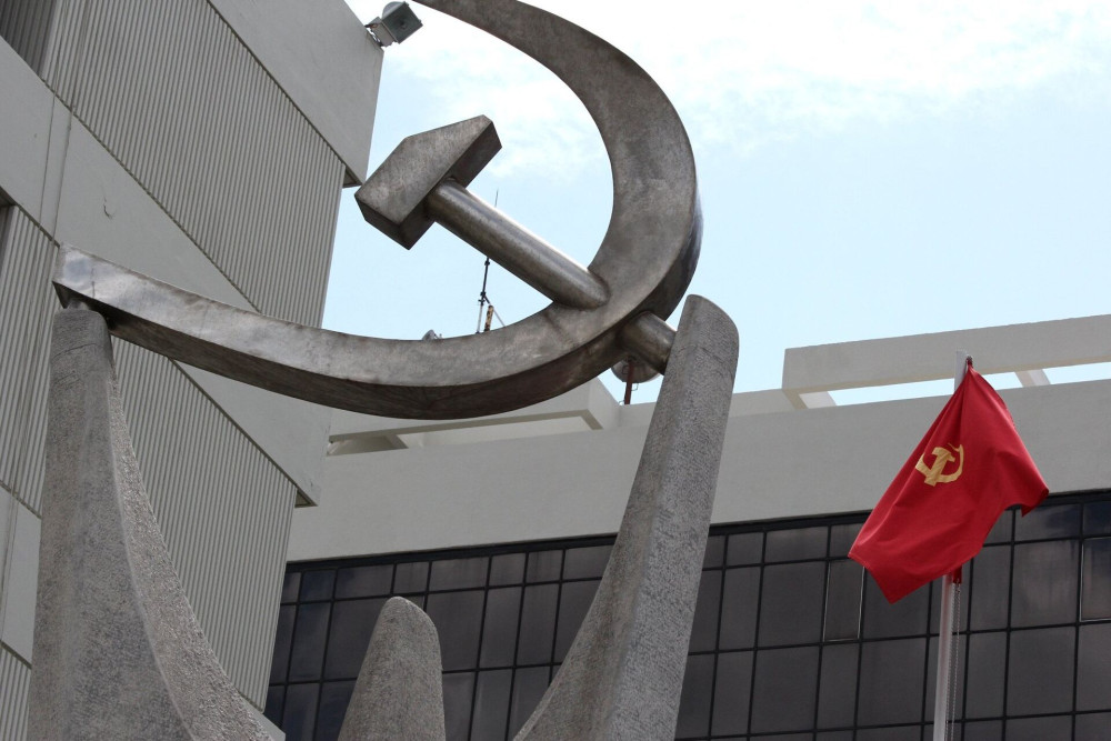 Το ΚΚΕ σε λειτουργία προπαγάνδας για Άγνωστο Στρατιώτη και ΟΠΕΚΕΠΕ