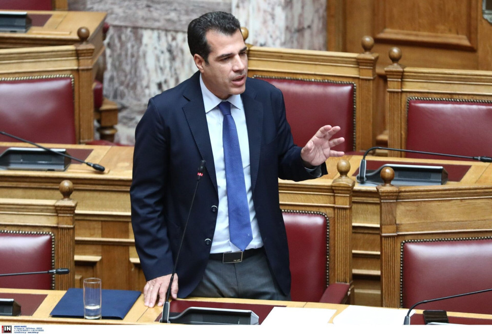 Πλεύρης: «Οι 247 μετανάστες που εισήλθαν παράνομα συνελήφθησαν - Οδηγούνται από την αστυνομία σε δομές»