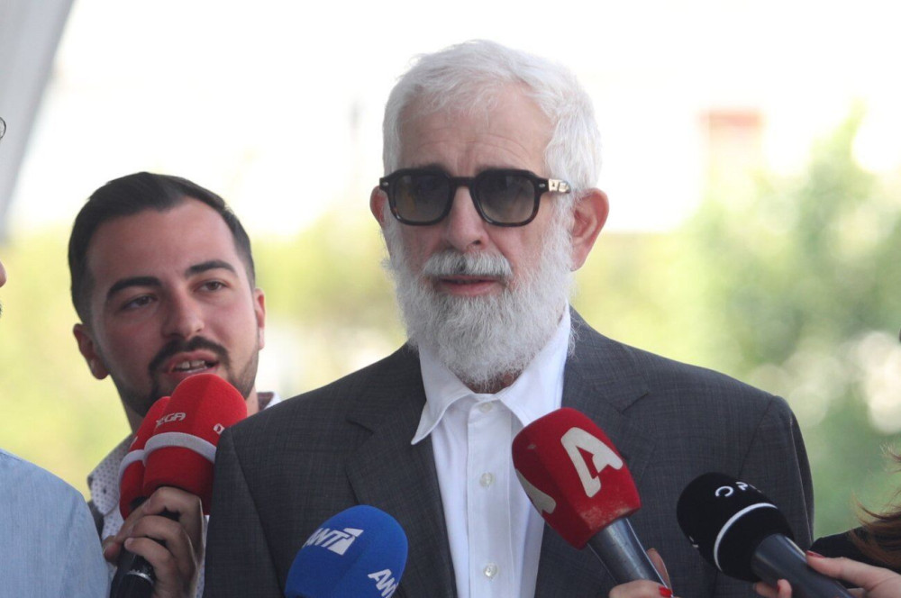 Πέτρος Φιλιππίδης σε Σπύρο Μπιμπίλα: «Είσαι καραγκιόζης, είσαι ένα ανέκδοτο» - Διακόπηκε η δίκη