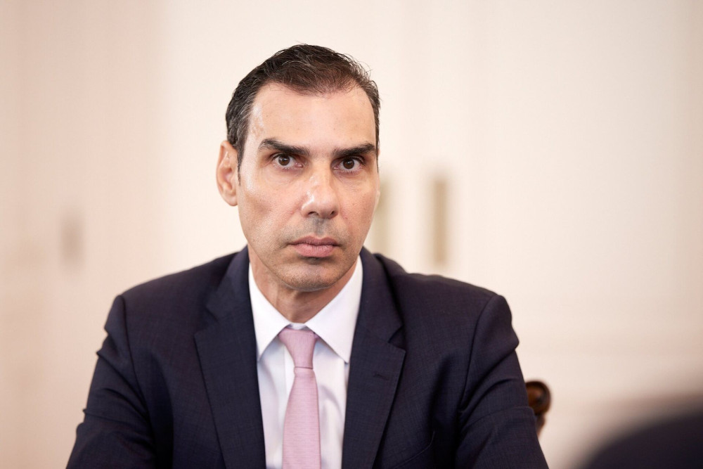 Θεμιστοκλέους: Καλύφθηκαν 200 Θέσεις σε άγονες περιοχές - Μείωση αναμονής στα επείγοντα και ρεκόρ αεροδιακομιδών