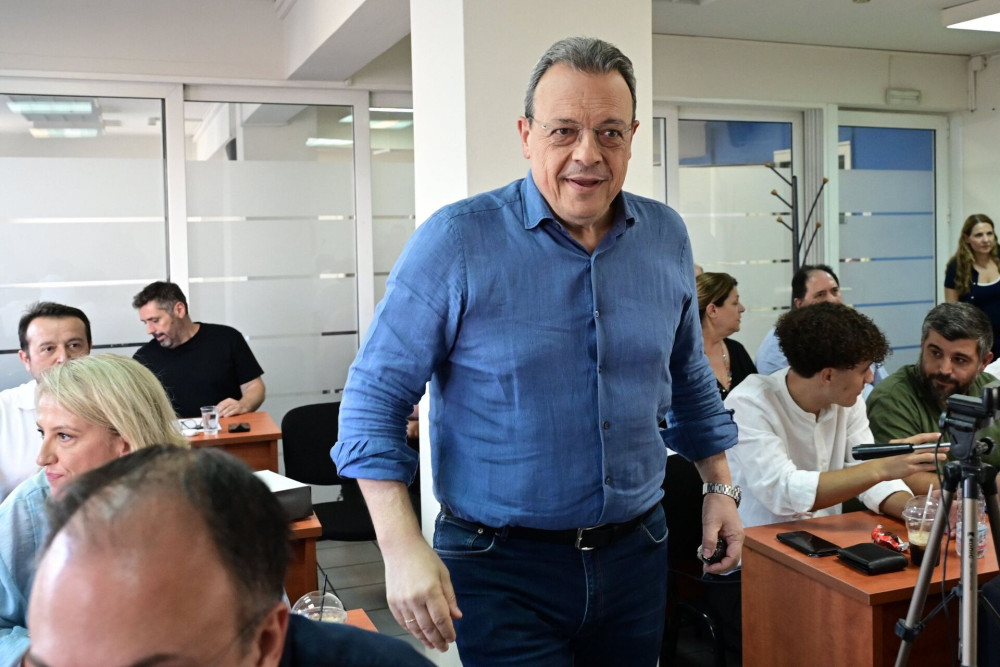 Χαίρε Αλέξη (Τσίπρα), ο μελλοθάνατος (Φάμελλος) σε χαιρετά