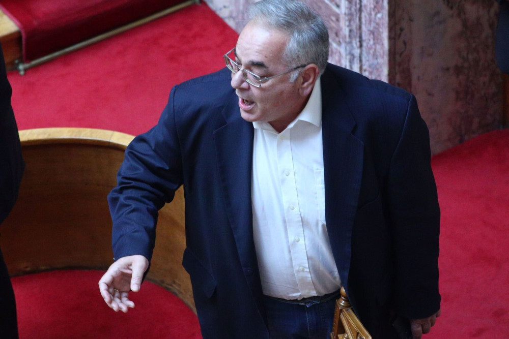 Βουλή: αποχώρησε ο Λαμπρούλης από το προεδρείο - Είστε πολιτικά ανήθικη, είπε στην Κωνσταντοπούλου (video)