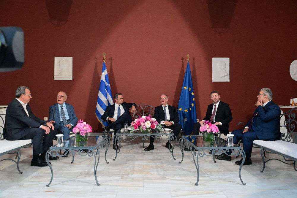 51 χρόνια από την αποκατάσταση της Δημοκρατίας: Ιστορική ομιλία Τασούλα - Μήνυμα ενότητας από Μητσοτάκη (video)