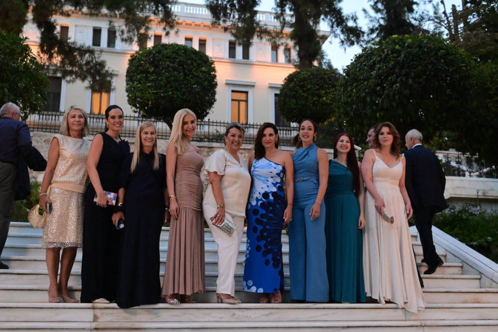 Εντυπωσιακές φωτογραφίες από τη δεξίωση στο Προεδρικό Μέγαρο για τα 51 χρόνια από την αποκατάσταση της Δημοκρατίας