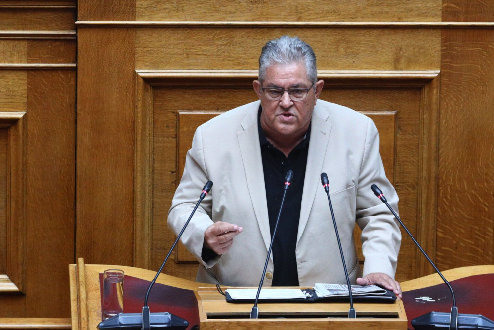 «Κόκκινος» φανατισμός με φόντο το μίσος - Όταν ο Κουτσούμπας «αθωώνει» τον ρατσισμό