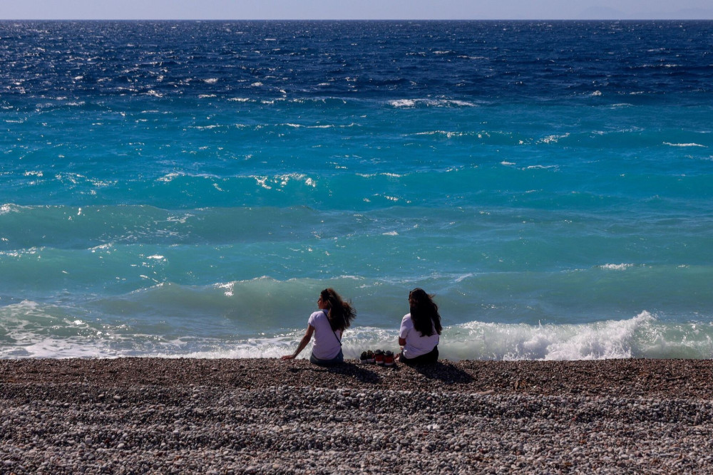 Καιρός: άνεμοι και καταιγίδες στα βόρεια - Έως 34 βαθμούς η θερμοκρασία