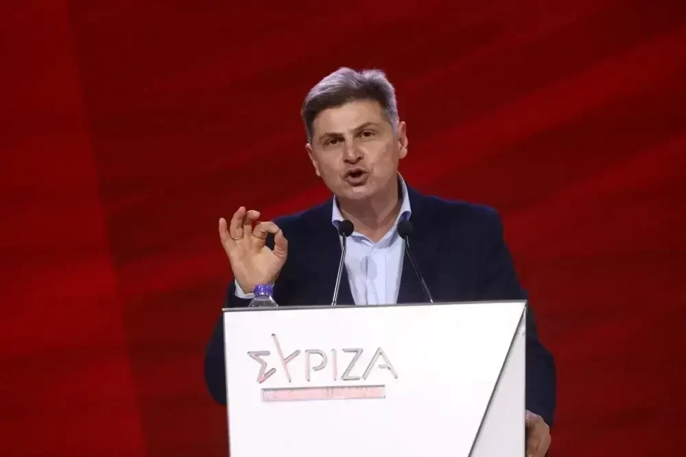 O Φαραντούρης τώρα θέλει κυβέρνηση ειδικού σκοπού με επικεφαλής τον Ράμμο
