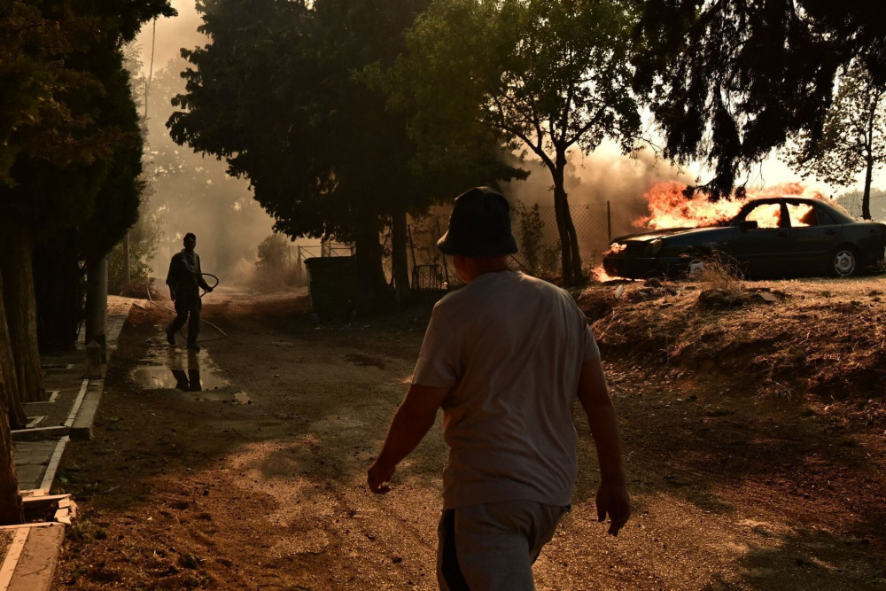 Έσβησε η φωτιά στη Σύρο – Κάηκε ολόκληρη πλαγιά
