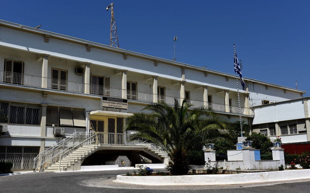 Έφοδος του «ελληνικού FBI» στις φυλακές Κορυδαλλού - 11 συλλήψεις για ναρκωτικά και όπλα