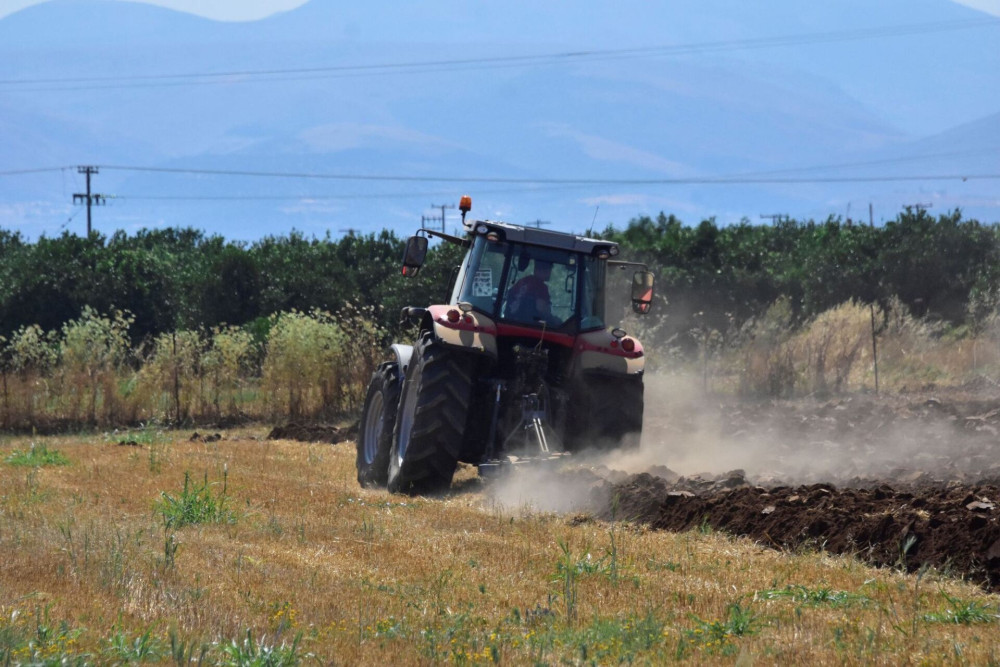 ΕΛΓΑ: προκαταβολή 5 εκατ. για ζημιές στο φυτικό κεφάλαιο από τις φωτιές του 2024