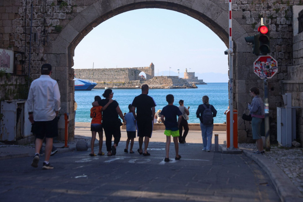 Κάν’ το όπως η Ρόδος: οι κάτοικοι απομόνωσαν τους «κυνηγούς» Ισραηλινών τουριστών