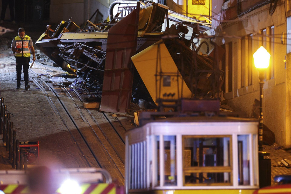 Λισαβόνα: Το καλώδιο που συνέδεε τα βαγόνια του τελεφερίκ Γκλόρια ήταν «εκτός προδιαγραφών»