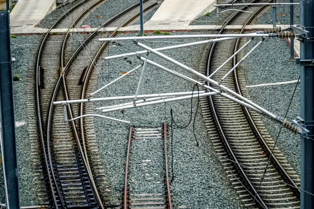 Τέμπη: Στον ΣΥΡΙΖΑ σιγά σιγά παίρνουν αποστάσεις από τα ξυλόλια και τα παράνομα φορτία