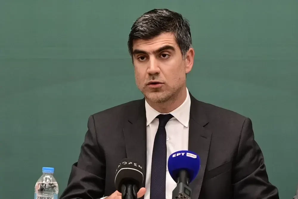 ΠΑΣΟΚική αλαζονεία: Ο Γλαβίνας αποκαλεί την 3η Σεπτεμβρίου «την πιο ιστορική στιγμή στη μεταπολίτευση»