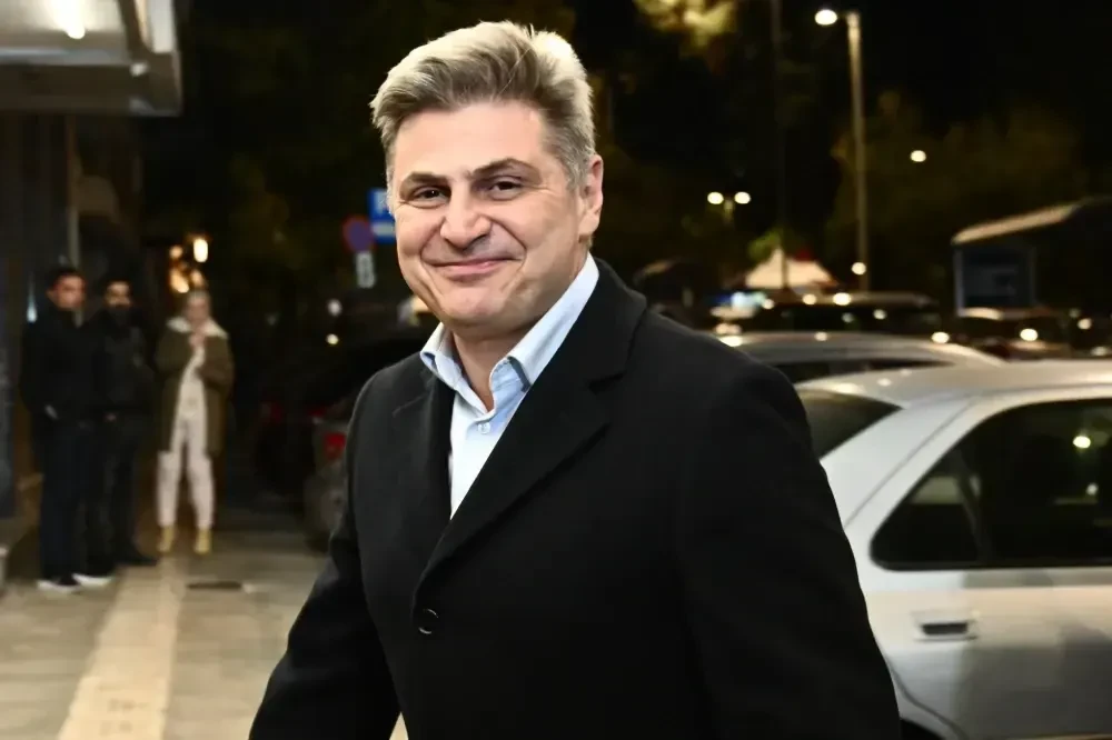 Δεν παραδίδει την έδρα ο Νικόλας Φαραντούρης: «Λογοδοτώ μόνο στους συμπολίτες μου» (video)