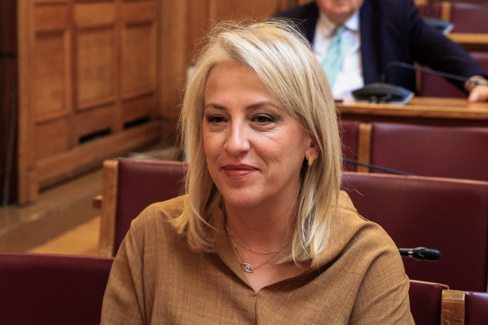 Δούρου: πατριωτισμός στις λέξεις, Πρέσπες στην πράξη