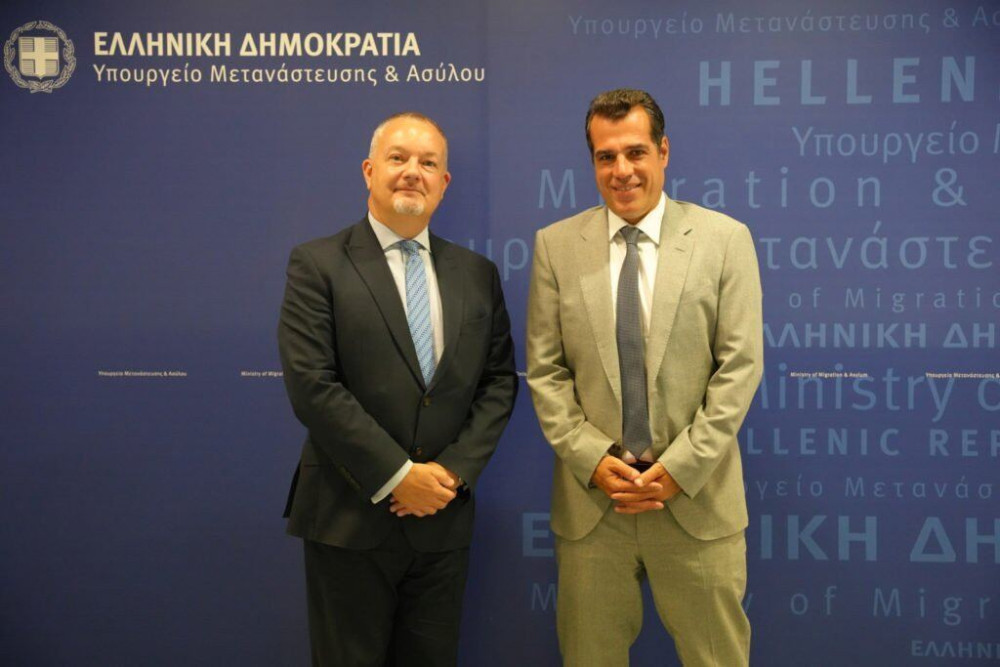 Συνάντηση Θάνου Πλεύρη με τον πρέσβη του Ηνωμένου Βασιλείου στην Αθήνα, Matthew Lodge