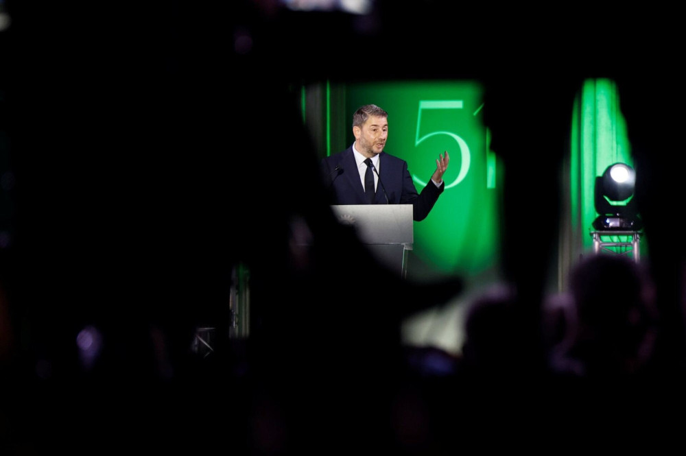 Η ιστορική συμφωνία για τις συλλογικές συμβάσεις και η απίστευτη μιζέρια του ΠΑΣΟΚ