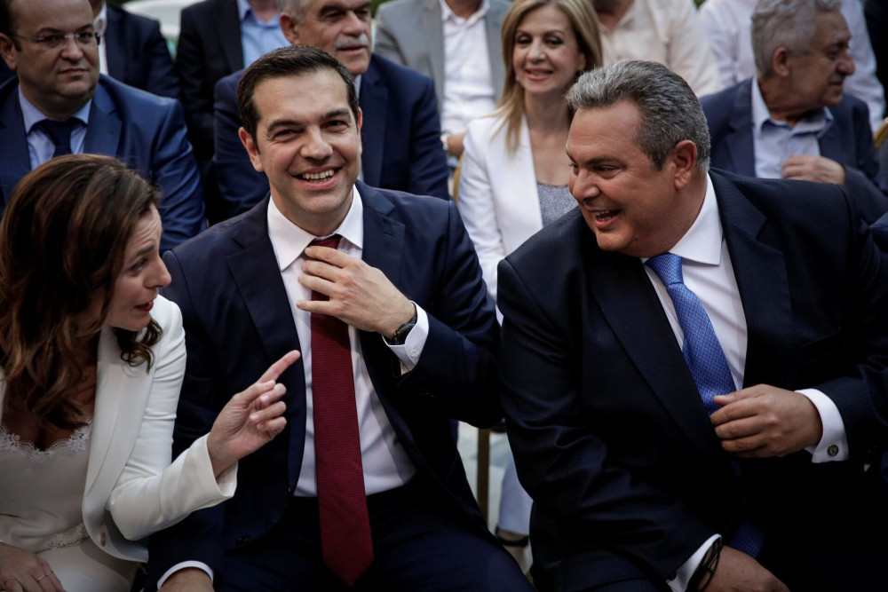 Από κολλητοί… στα χαρακώματα