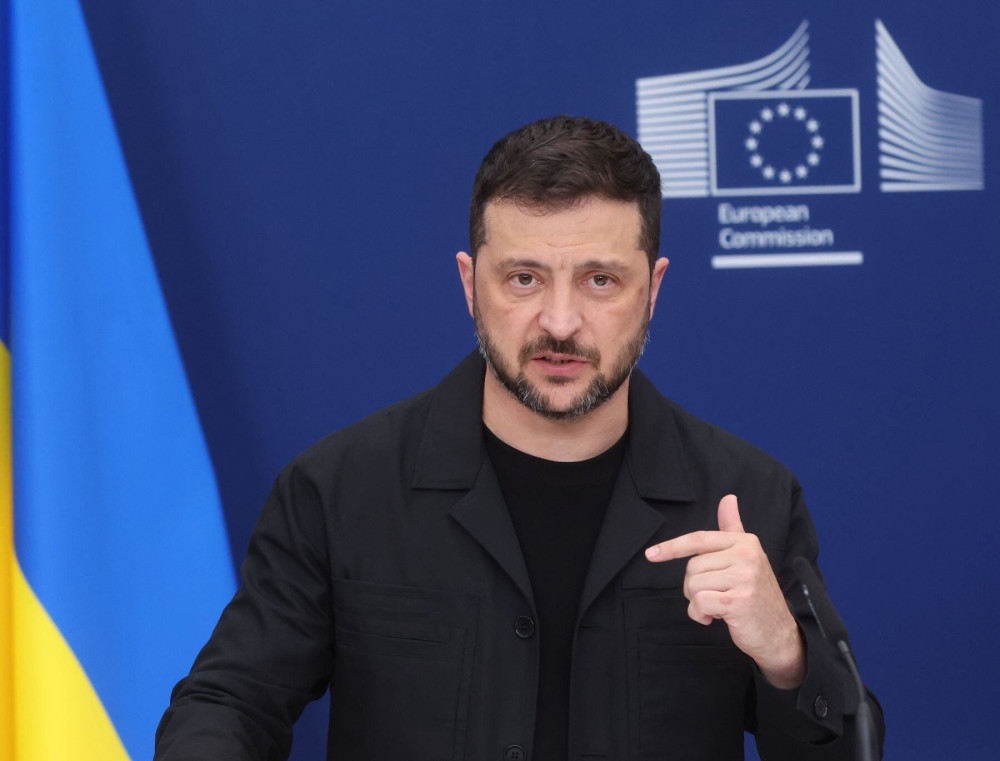 Επικοινωνία Ζελένσκι-Μακρόν για ανάσχεση της ρωσικής επιθετικότητας - Στρατολογεί φοιτητές η Μόσχα