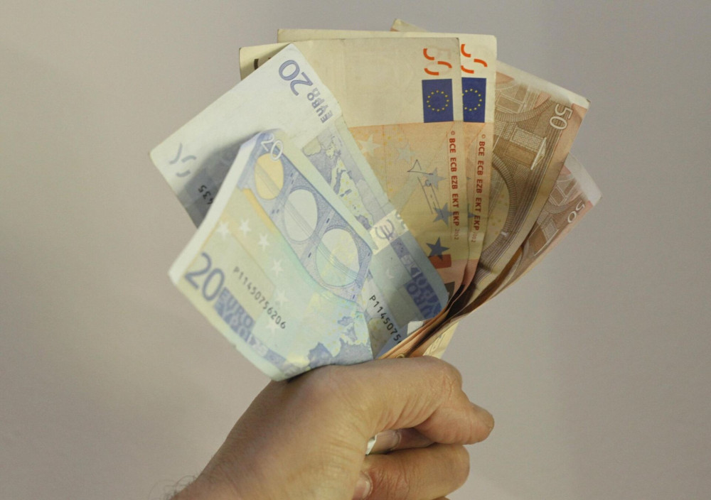 Στη Βουλή το πακέτο μέτρων 1,7 δισ. ευρώ - Φοροελαφρύνσεις και στεγαστική πολιτική