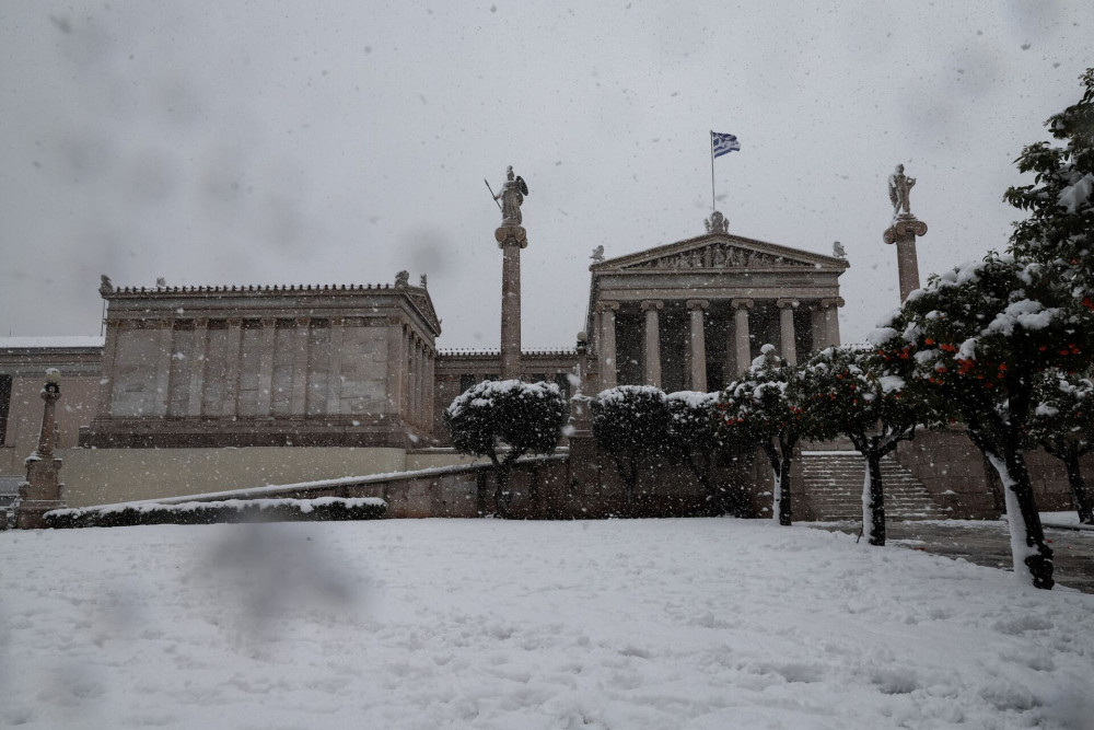 Πρωτοχρονιά με αισθητή πτώση θερμοκρασίας και χιονόνερο στην Αττική