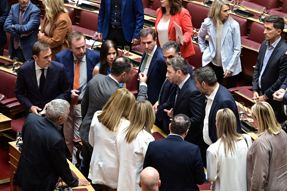 Ο πόλεμος με το «βαθύ κράτος», η αντιπολίτευση και η πραγματικότητα