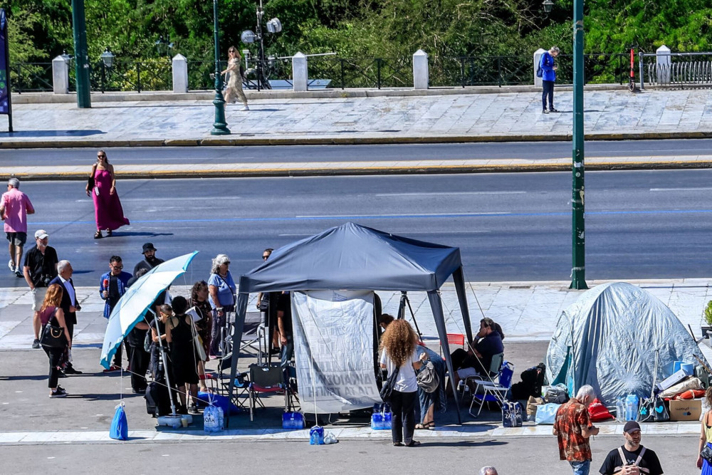 Τέμπη: αξιοποιούν τον πόνο για να συντηρήσουν το δικό τους αφήγημα
