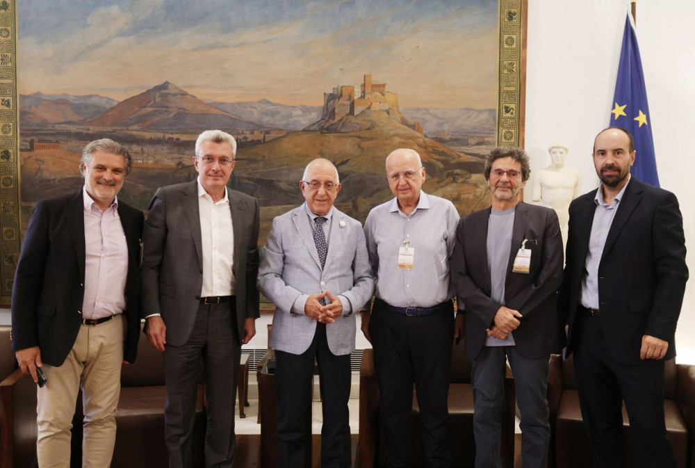 Νικήτας Κακλαμάνης: συναντήθηκε  με το προεδρείο της ΕΙΗΕΑ