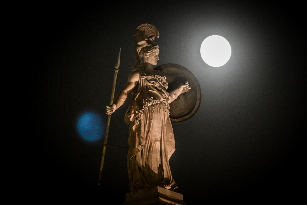Η «Υπερπανσέληνος της Συγκομιδής» φωτίζει απόψε τον ουρανό