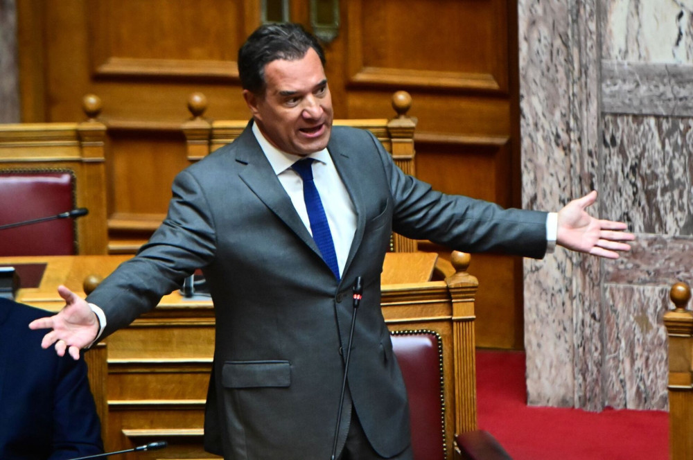Σφοδρή κόντρα Άδωνι Γεωργιάδη - Αλέξανδρου Καζαμία (Πλεύση Ελευθερίας) για το Ισραήλ στη Βουλή