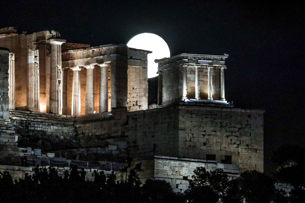 ΤτΕ: ξεπέρασαν τα 12 δισ. τα έσοδα από τον τουρισμό το επτάμηνο
