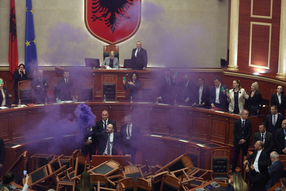 Αλβανία: Το Σοσιαλιστικό Κόμμα του Ράμα ζητά αποκλεισμό 20 βουλευτών μετά τα επεισόδια στη Βουλή