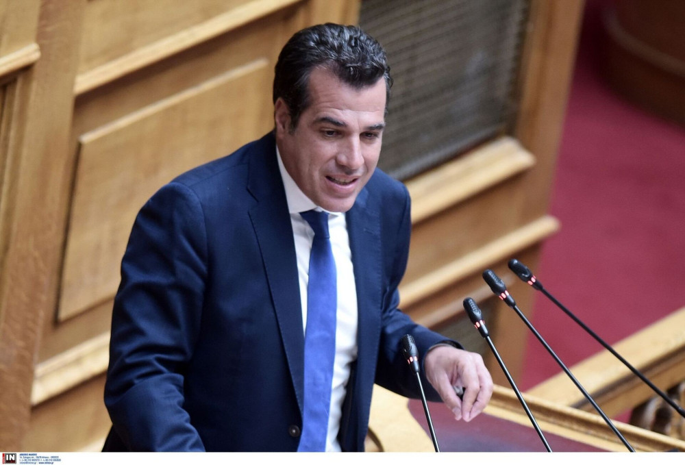 Αιχμηρή απάντηση Πλεύρη σε ΠΑΣΟΚ: Ίσως ανταγωνίζεται τον ΣΥΡΙΖΑ στη λογική των ανοιχτών συνόρων