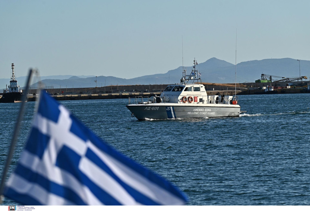 Σώος 31χρονος ναυτικός μετά από πτώση στη θάλασσα νότια της Ηρακλειάς