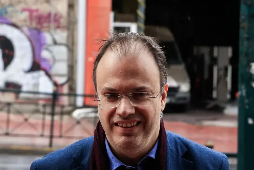 Θεοχαρόπουλος για διεργασίες ΣΥΡΙΖΑ-ΠΑΣΟΚ: συνεργασία αλά Δούκα, για να πέσει ο Μητσοτάκης